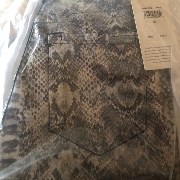 NWT 7fam High Waist Skinny in Python Pewter 25 - Picture 4 of 4